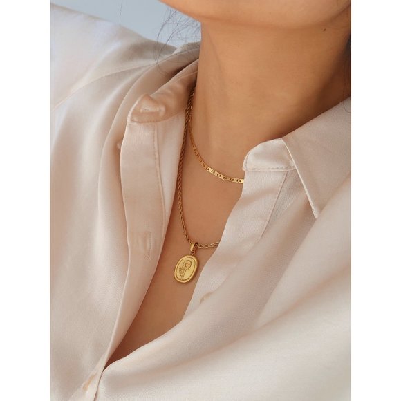 NEW 18K Gold Plated Oval Sunflower Necklace - Picture 7 of 16